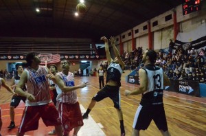 El segundo juego de la final será el próximo lunes a las 20:00hs. (imagen Confederación Paraguaya de Basquetbol)