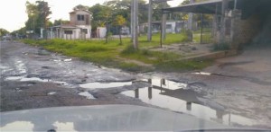 Gran parte del año la avenida La Victoria esta llena de baches que se agravan luego de cada lluvia. (Imagen archivo)