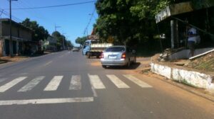 Esquina de avenida Eugenio A. Garay y Alfonso Rodriguez, en ese lugar ya ocurrió varios accidentes, entre ellos arrollamiento de personas