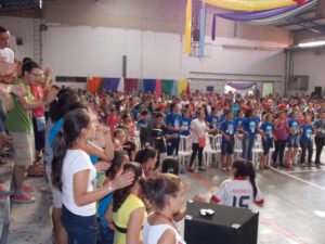 jóvenes de la Legión de María de varios puntos del país están de jornada en el colegio Nac. España