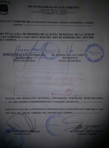 Segunda hoja donde el intendente Albino Ferrer y el secretario general Dr Freddy Konther homologan con sus firmas para dar vigencia a la decisión de el costo del pasaje vuelva a G 2 mil