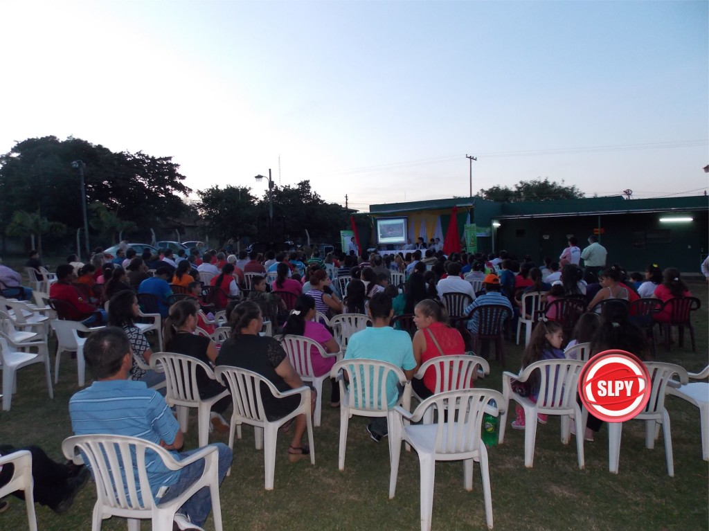 Imagen de la Asamblea Comunitaria realizada en Reducto en fecha 11 de junio pasado donde las autoridades municipales explicaron a los vecinos sobre la verdadera situación de límites en ese sector